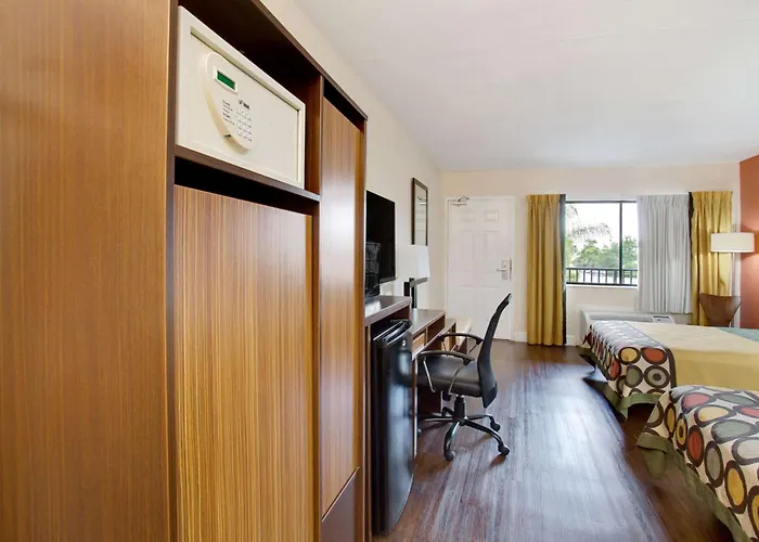 Super 8 By Wyndham Orlando International Drive
